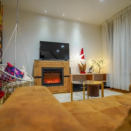 Apartment Eagle Hills Apartman Sa Kaminom I Ljuljaskom U Centru Zlatibor