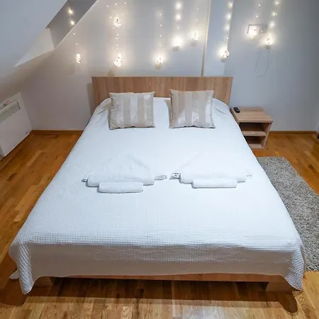 Eagle Hills Apartman Sa Kaminom I Ljuljaskom U Centru Apartment *